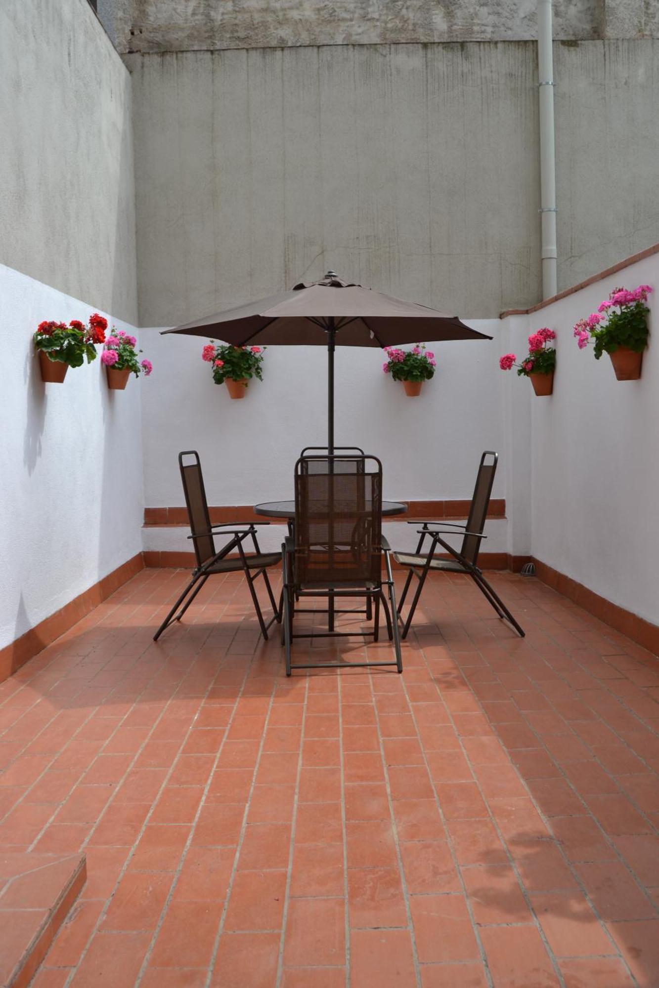 Apartments Figueres Figueres  Exterior photo